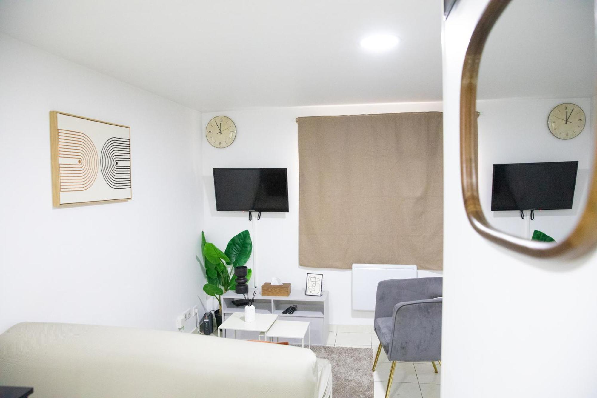 Le Relax Place - Metro 5 Бобиньи Экстерьер фото